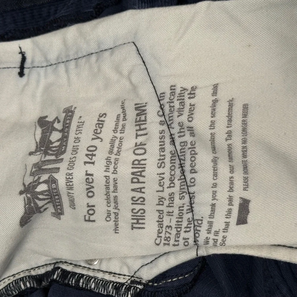 Levis‎ 511 Slim Fit Fine Wale Corduroy Pants Mens 32x34 Navy Blue Stretch